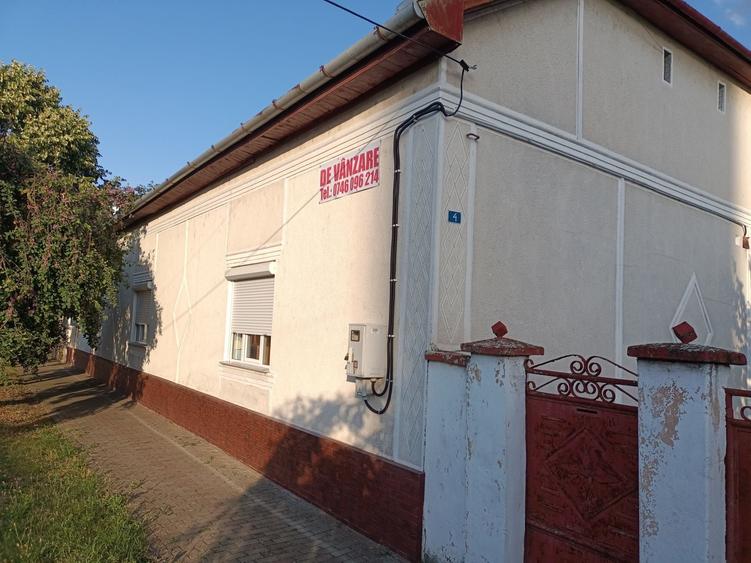 Casă cu 4 camere în Vinga