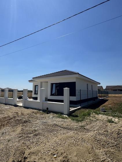 Casă cu 4 camere în Sântandrei