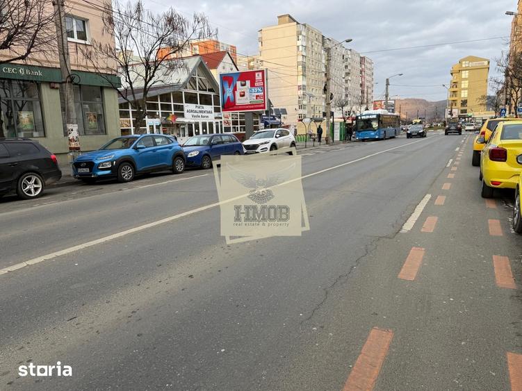 Apartament cu 3 camere semidecomandat în Vasile Aaron