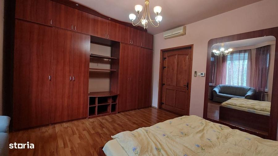 Apartament cu 3 camere în Decebal