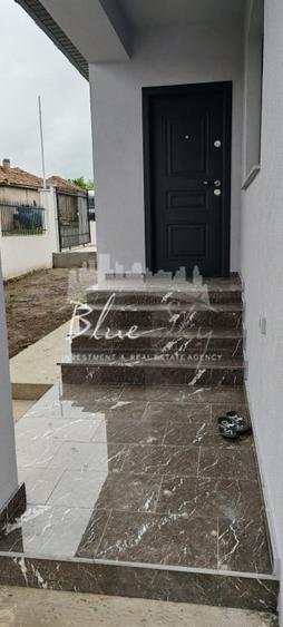 Casă individuală cu 3 camere cu Canalizare în Lumina