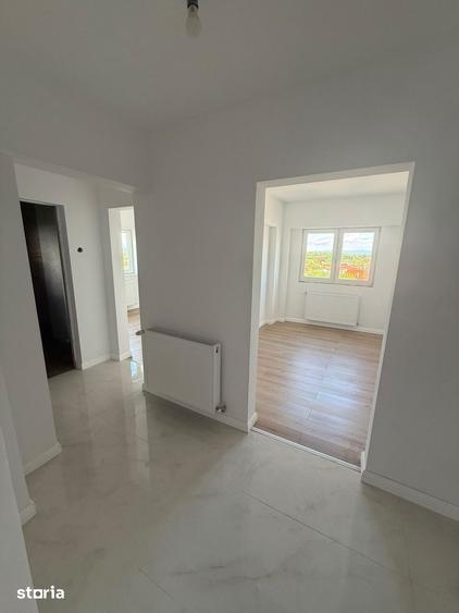Apartament cu 3 camere în Micro 17