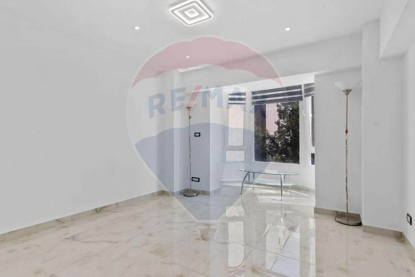 Apartament cu 3 camere decomandat, mobilat în Băncilor