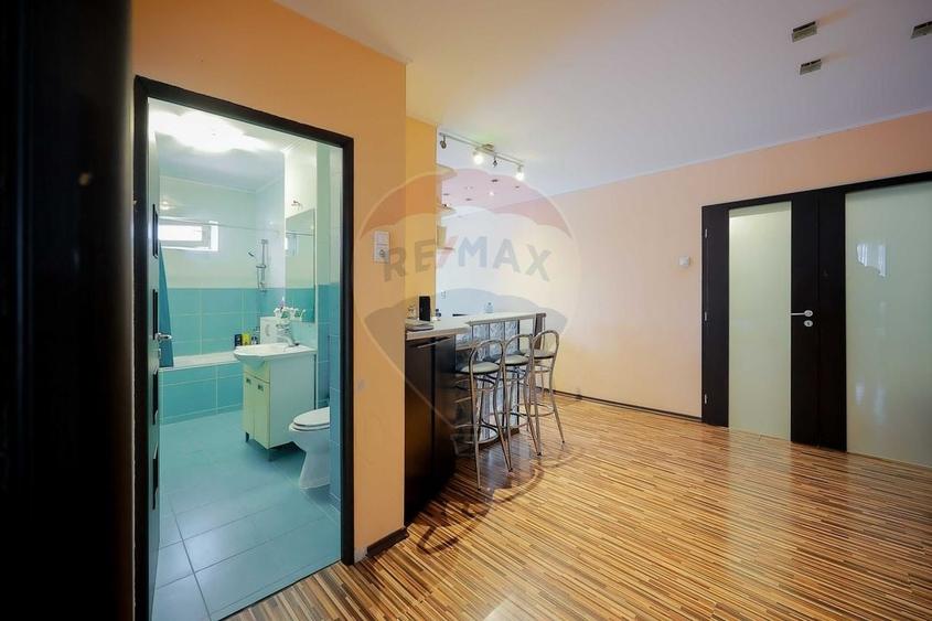 Apartament cu 3 camere decomandat în Nufărul