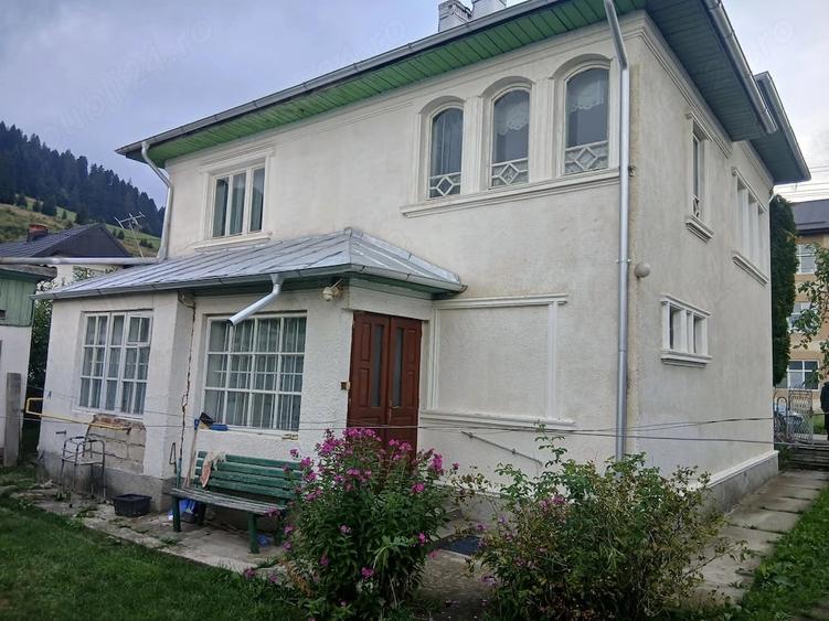 Casă cu 3 camere cu Teren 420 Mp în Central