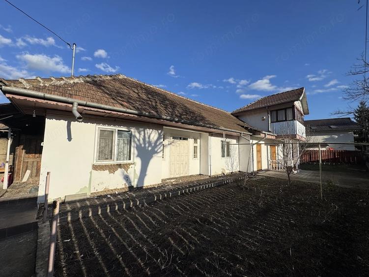 Teren de 2000 mp, în Coman