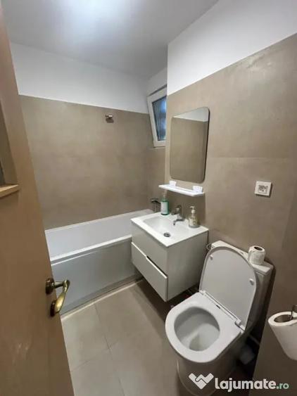 Apartament cu 2 camere decomandat, mobilat în Ultracentral