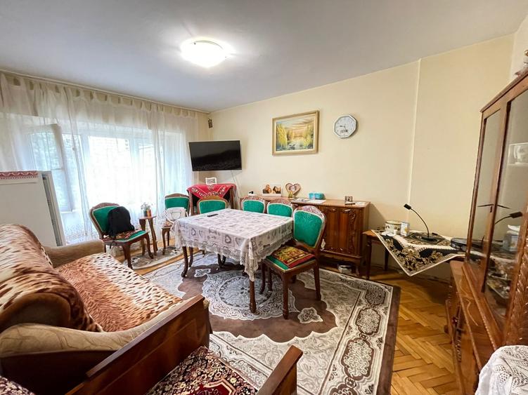 Apartament cu 3 camere decomandat, mobilat în Păcurari