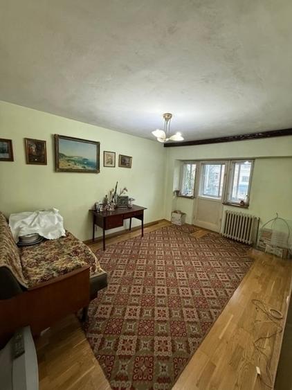 Apartament cu 3 camere decomandat în Păcurari