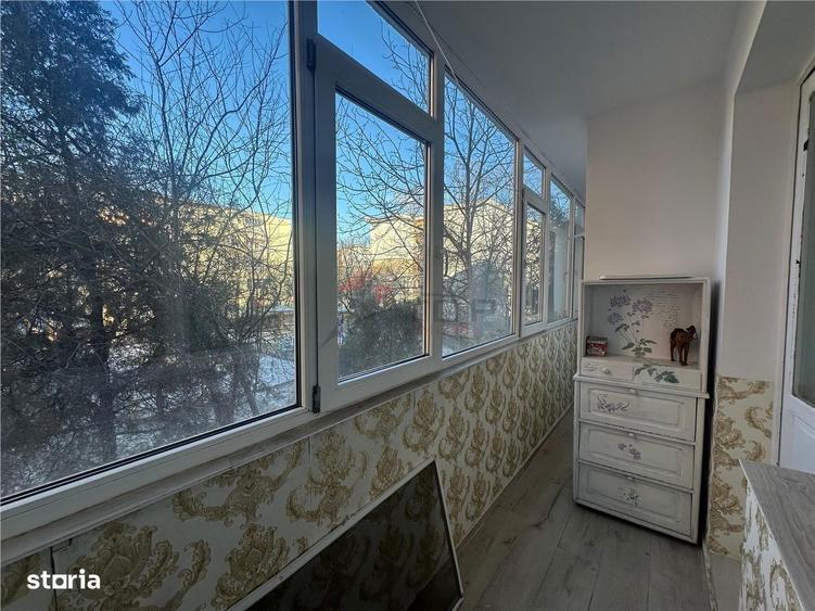 Apartament cu 2 camere semidecomandat, mobilat în Podu Roș