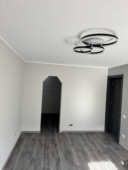 Casă cu 3 camere în Central