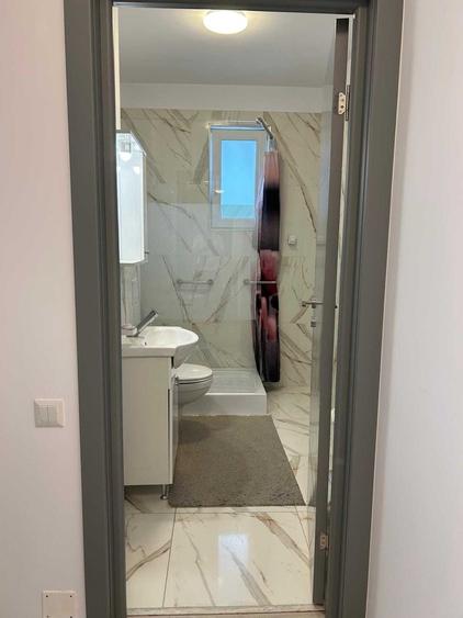 Apartament cu 2 camere semidecomandat în Florești
