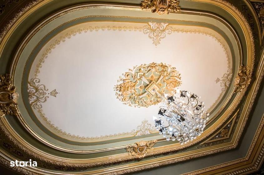 Casă cu 8 camere cu Teren 455 Mp în Central