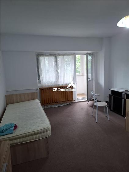 Garsonieră decomandată în Vitan