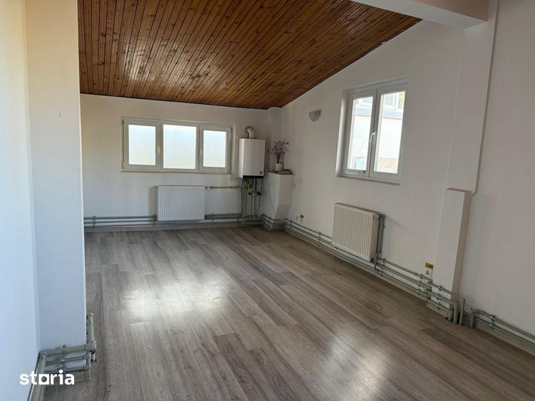 Inchiriez birou de 25mp la etajul 1 al unui showroom din Baneasa - 4