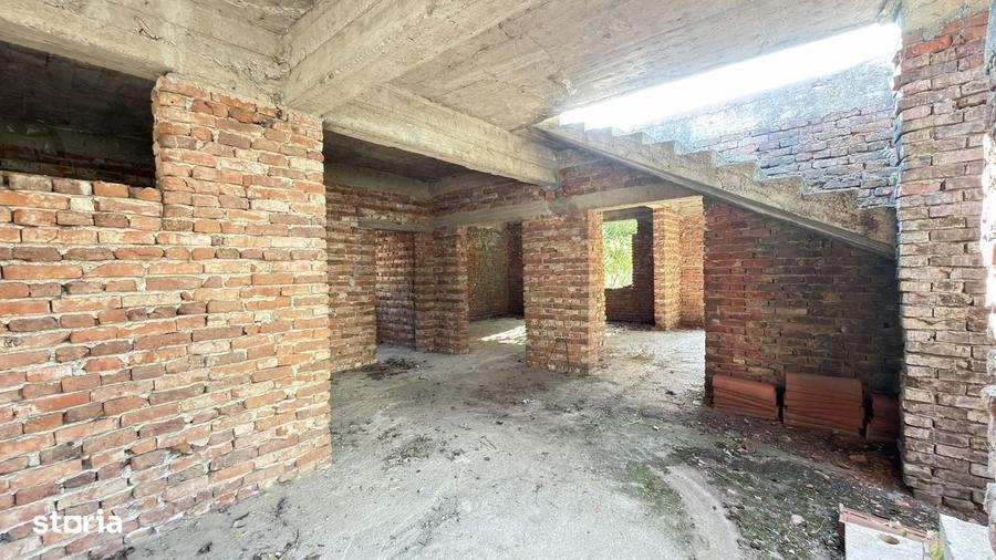 Casă cu 4 camere în Central