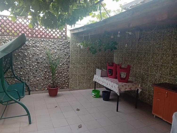 Casă cu 4 camere în Costi