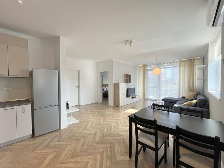 Apartament cu 2 camere semidecomandat, mobilat în Central