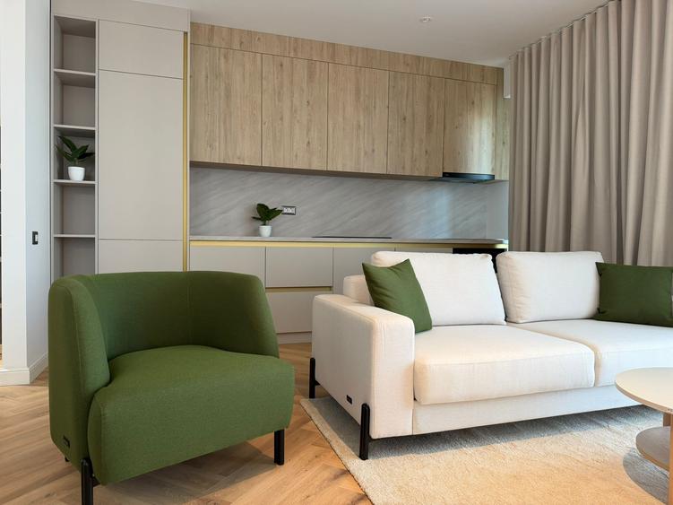 Apartament cu 3 camere decomandat în Pipera
