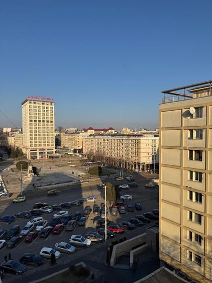 Apartament cu 2 camere semidecomandat în Piața Unirii
