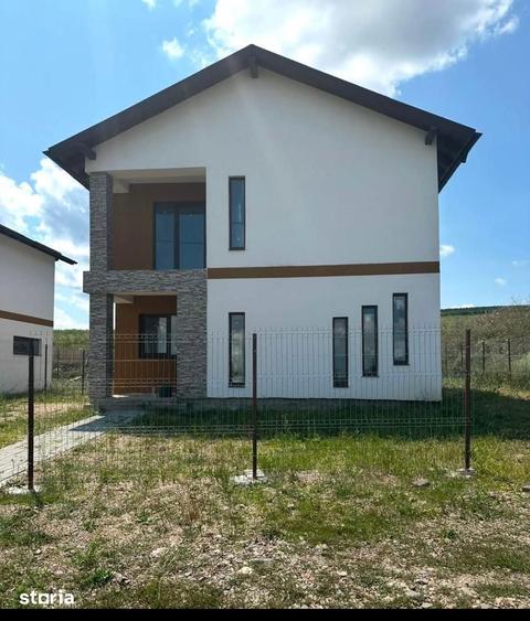 Casă cu 4 camere cu Teren 300 Mp în Apahida