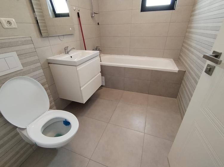Apartament cu 2 camere decomandat în Giroc