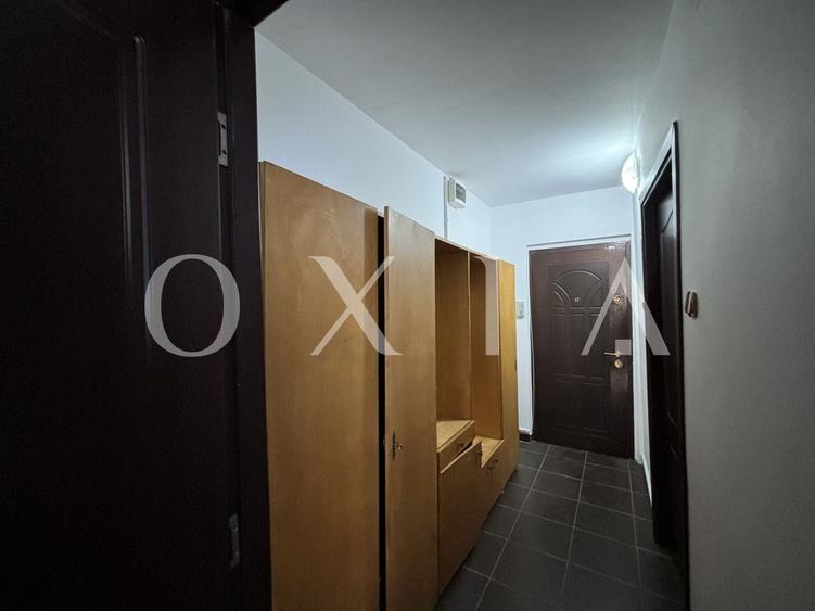 Apartament cu 2 camere semidecomandat, mobilat în Soarelui