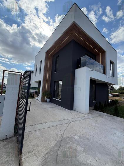 Casă individuală cu 5 camere cu Teren 275 Mp în Berceni
