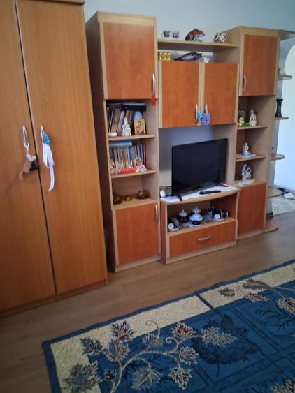 Apartament cu 4 camere semidecomandat în Drumul Taberei