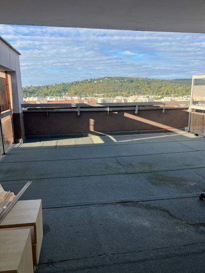 Apartament cu 3 camere decomandat în Tudor