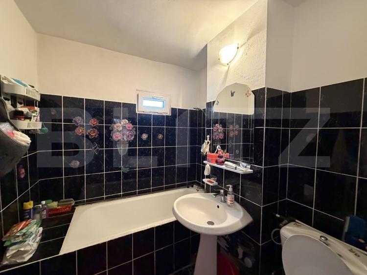 Apartament cu 3 camere decomandat, mobilat în 9 Mai