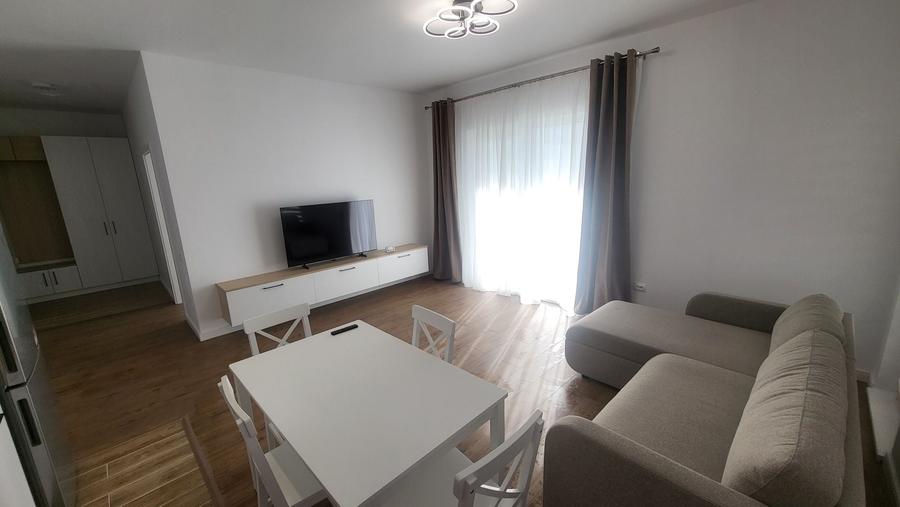 Apartament cu 2 camere semidecomandat în Florești