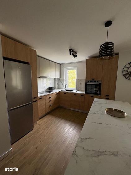 Apartament cu 4 camere semidecomandat în Central