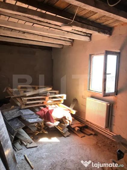 Casă cu 2 camere cu Teren 100 Mp în Săcele