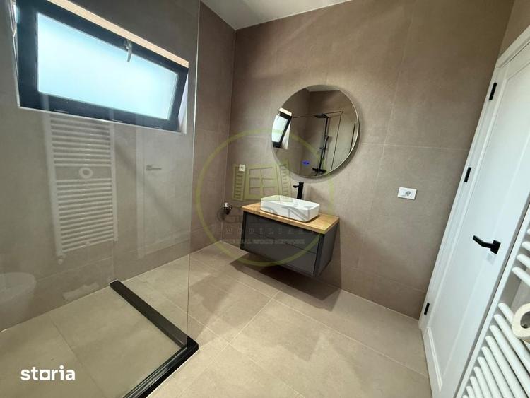 Apartament cu 3 camere, mobilat în Central