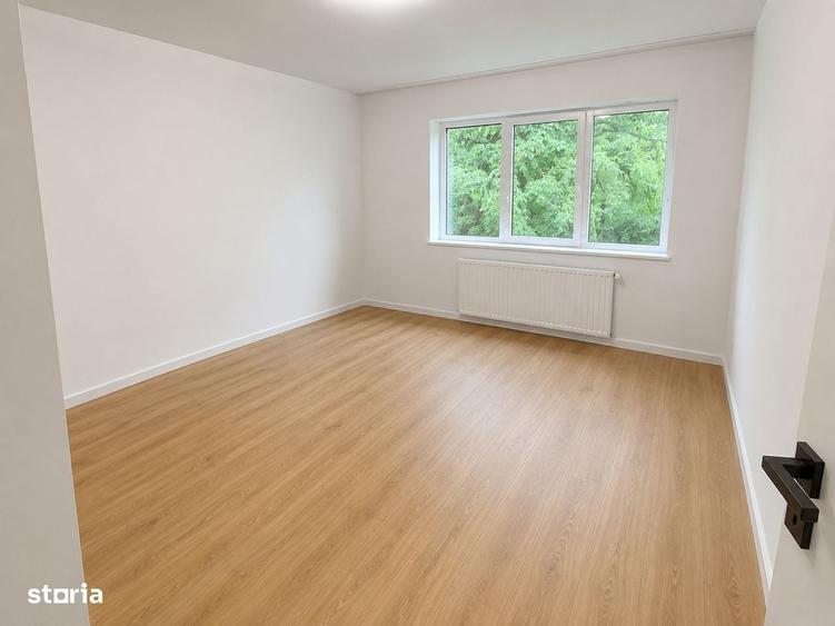 Apartament cu 3 camere decomandat în Ciupercenii Noi