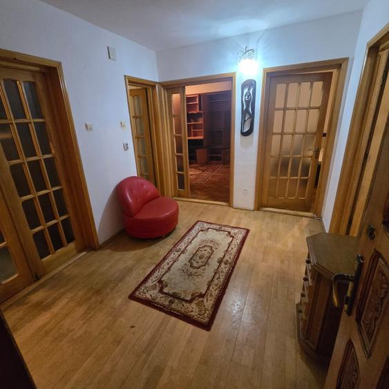 Apartament cu 3 camere decomandat, mobilat în Zimbru
