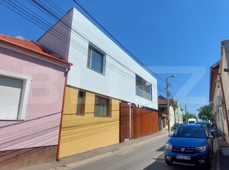 Casă individuală cu 3 camere cu Canalizare în Central