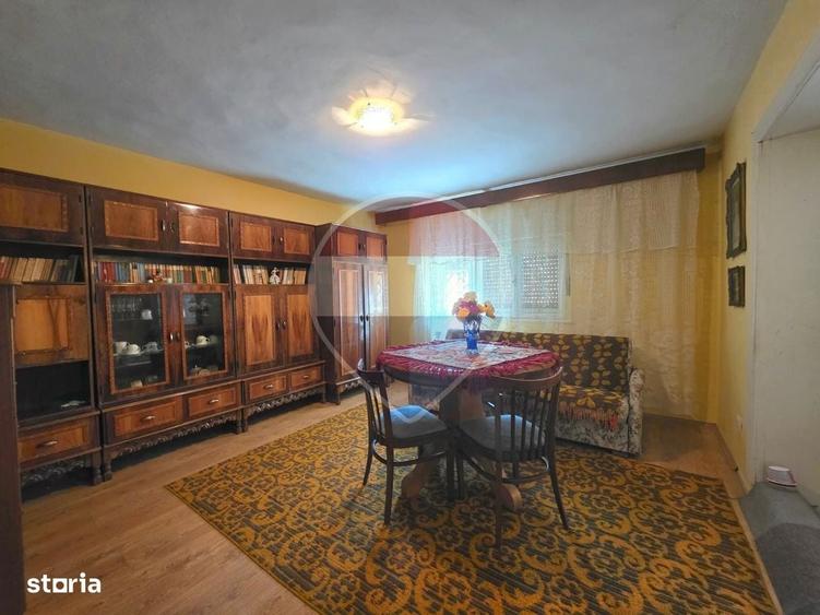 Casă cu 4 camere în Central