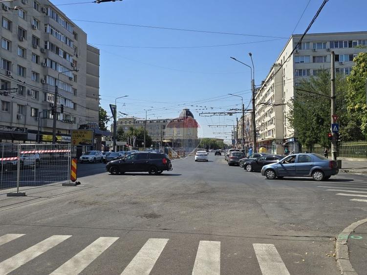 Spațiu comercial, de 318.57000732422 mp, în Gara de Nord