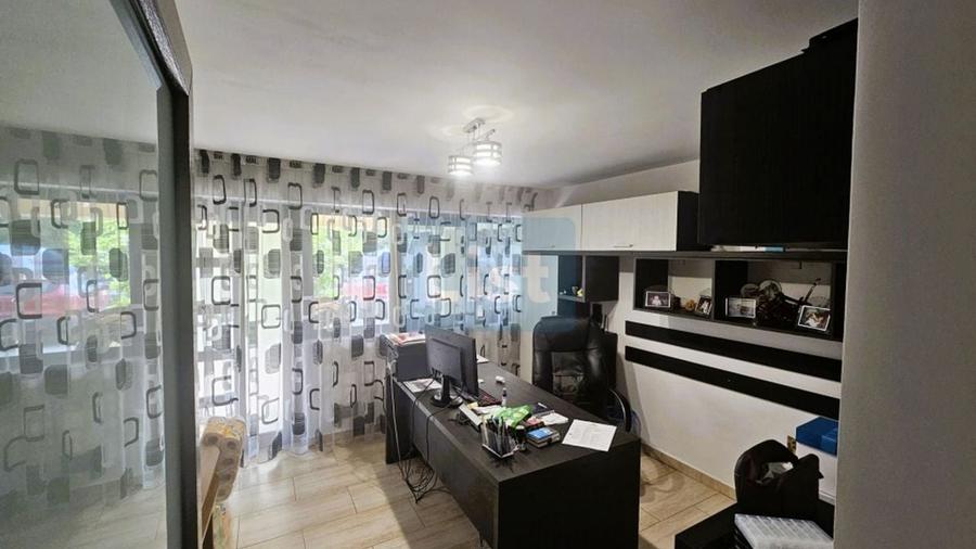 Casă cu 4 camere cu Canalizare în Central