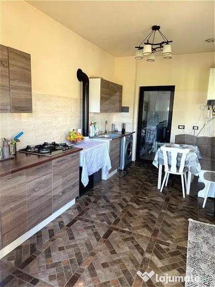 Casă cu 5 camere cu Teren 514 Mp în Central