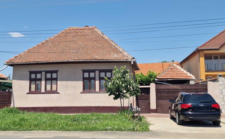 Casă cu 4 camere în Bocsig