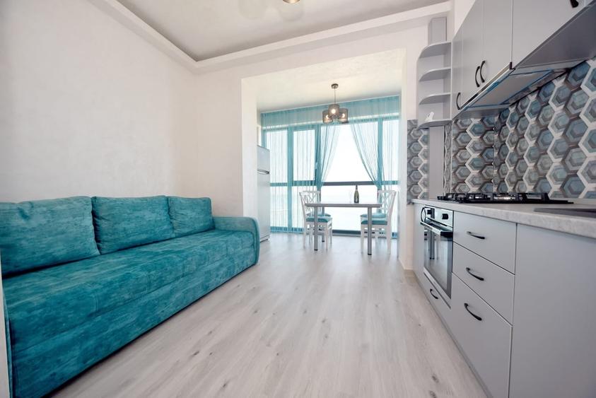 Apartament cu 3 camere decomandat, mobilat în Faleza Nord