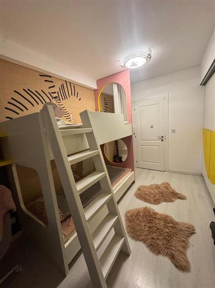 Apartament cu 3 camere decomandat, mobilat în Cug