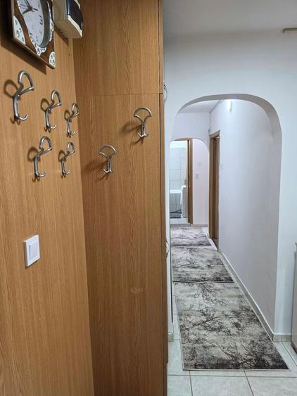 Apartament cu 3 camere decomandat, mobilat în Apărătorii Patriei