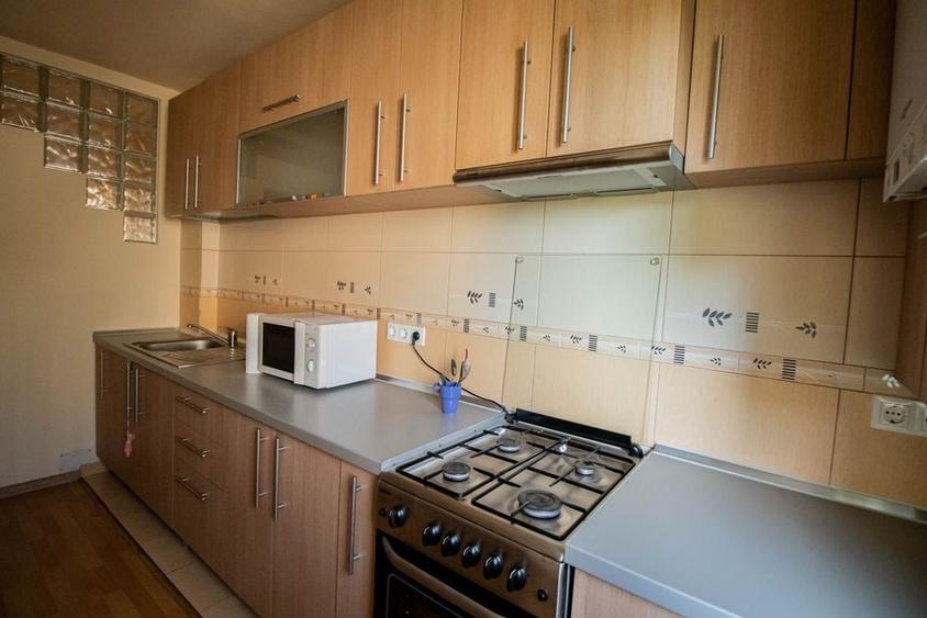 Apartament cu 3 camere decomandat în Zorilor