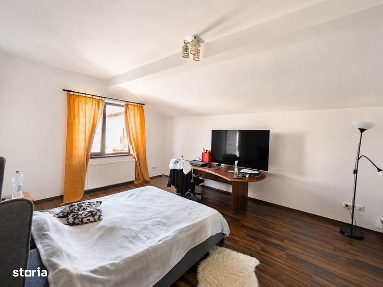 Casă cu 4 camere în Ostratu