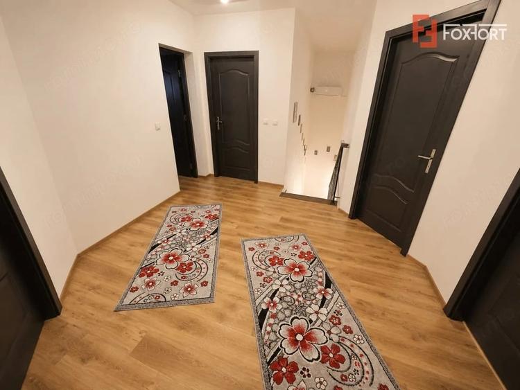 Casă cu 6 camere cu Teren 693 Mp în Gai