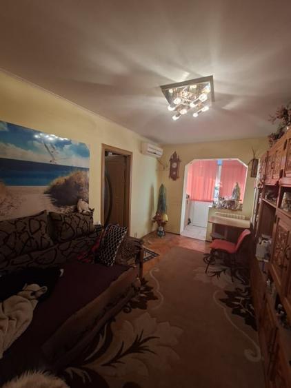 Apartament cu 2 camere semidecomandat, mobilat în Craiovița Nouă